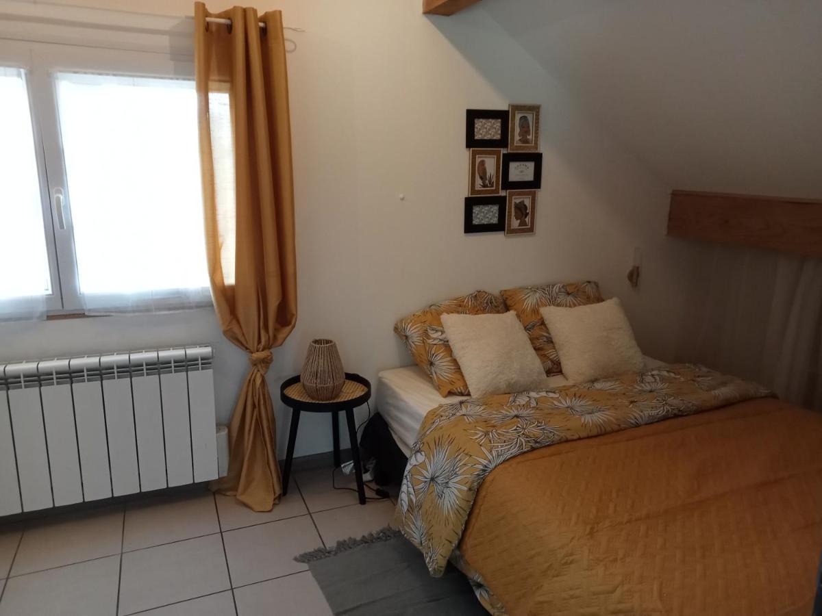Appartement Dans Notre Maison Domessin Exterior foto